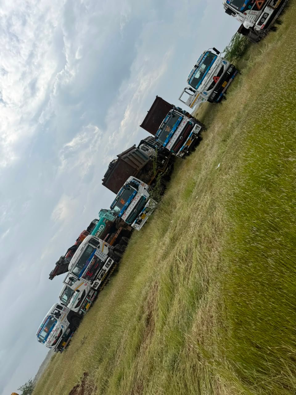 Tipper fleet at project site